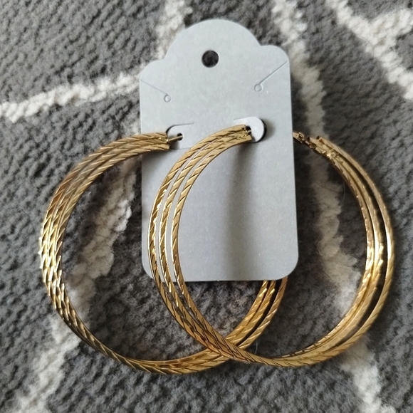 New Large Gold Tone Braided Hoops Stacked Trio Look - Picture 5 of 11